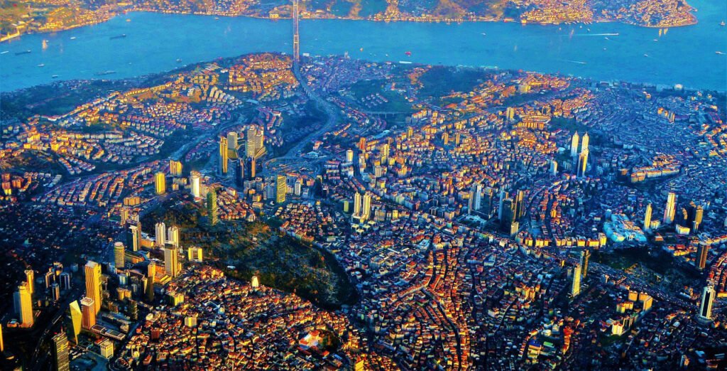 Destinations,Turkey Travel Destinations,Best Places To Visit In Turkey,Trip To Turkey,Turkey Destinations,Turkey Travel Guide,Turkey Vacation,Visit Turkey,Fly To Turkey | Utravel Turkey इस्तांबुल, तुर्की की एक मनोरम छवि, जिसमें अग्रभूमि में हागिया सोफिया और नीली मस्जिद है